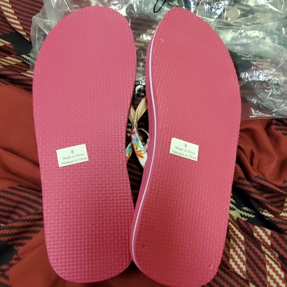 NWT ThirtyOne Flip-Flops - Picture 3 of 3